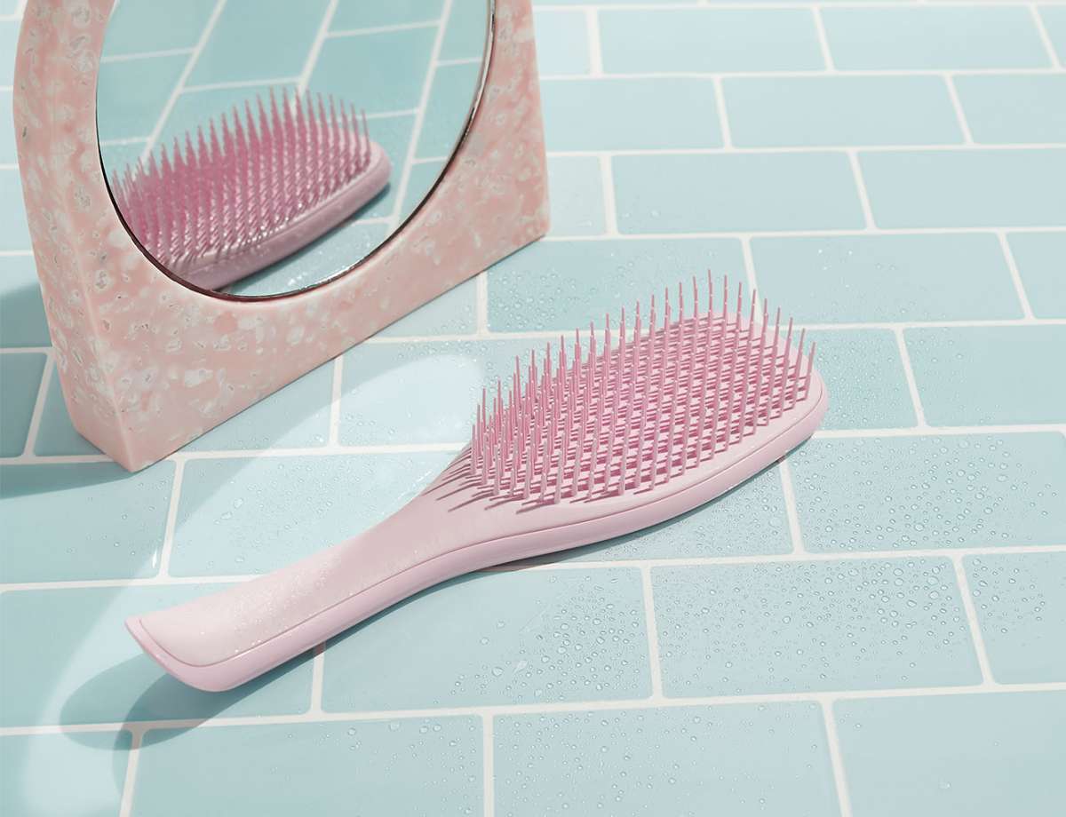 1332-1401-tangle-teezer-wet-detangler-millennial-pink-sfeer2 برس تنگل تیزر گره باز کن - Image 1